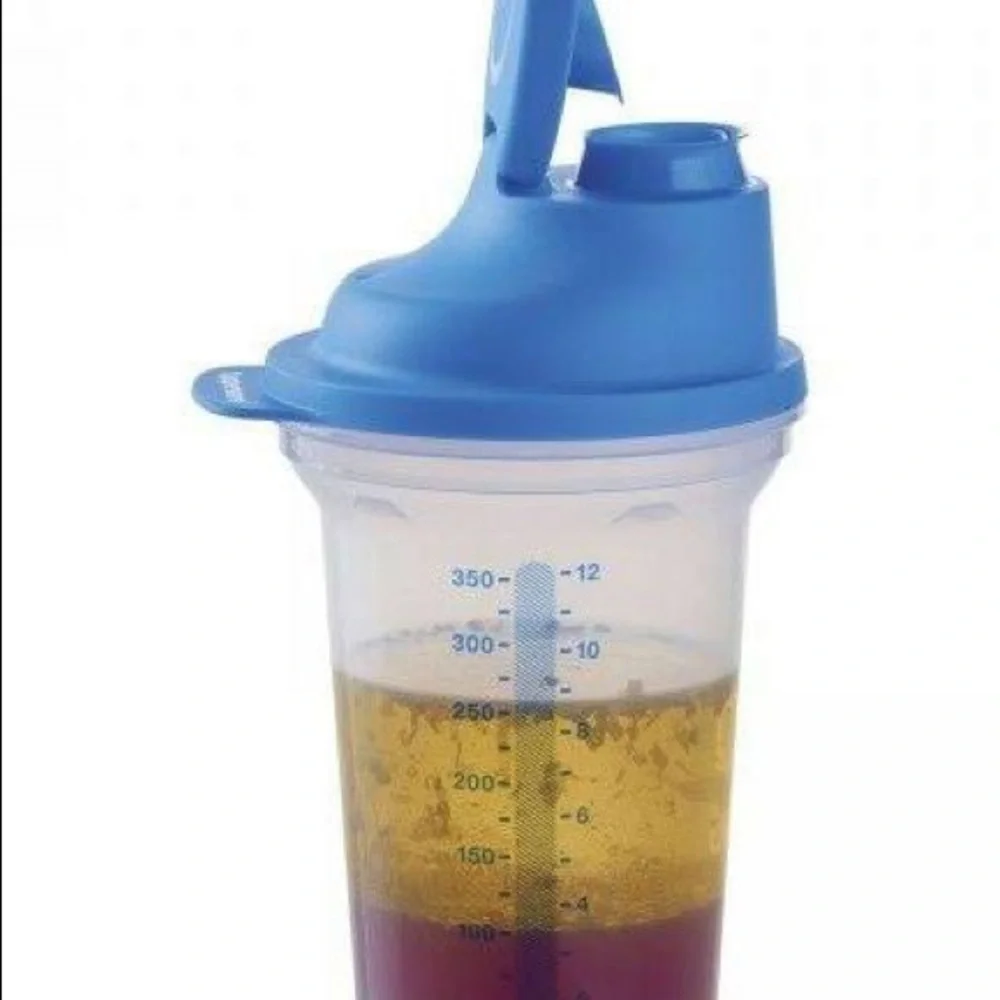All in One Shaker - Tupperware - Picture 3 of 3